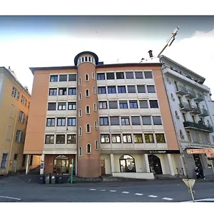 Sous Toits Proche Château Des Ducs Appartement Chambéry